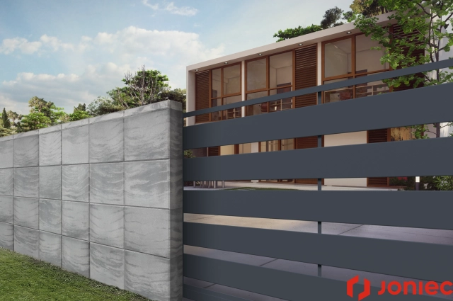 Einfahrtstor aus horizontalen Aluminium-Lamellen vor moderner Hausfassade mit Betonwand